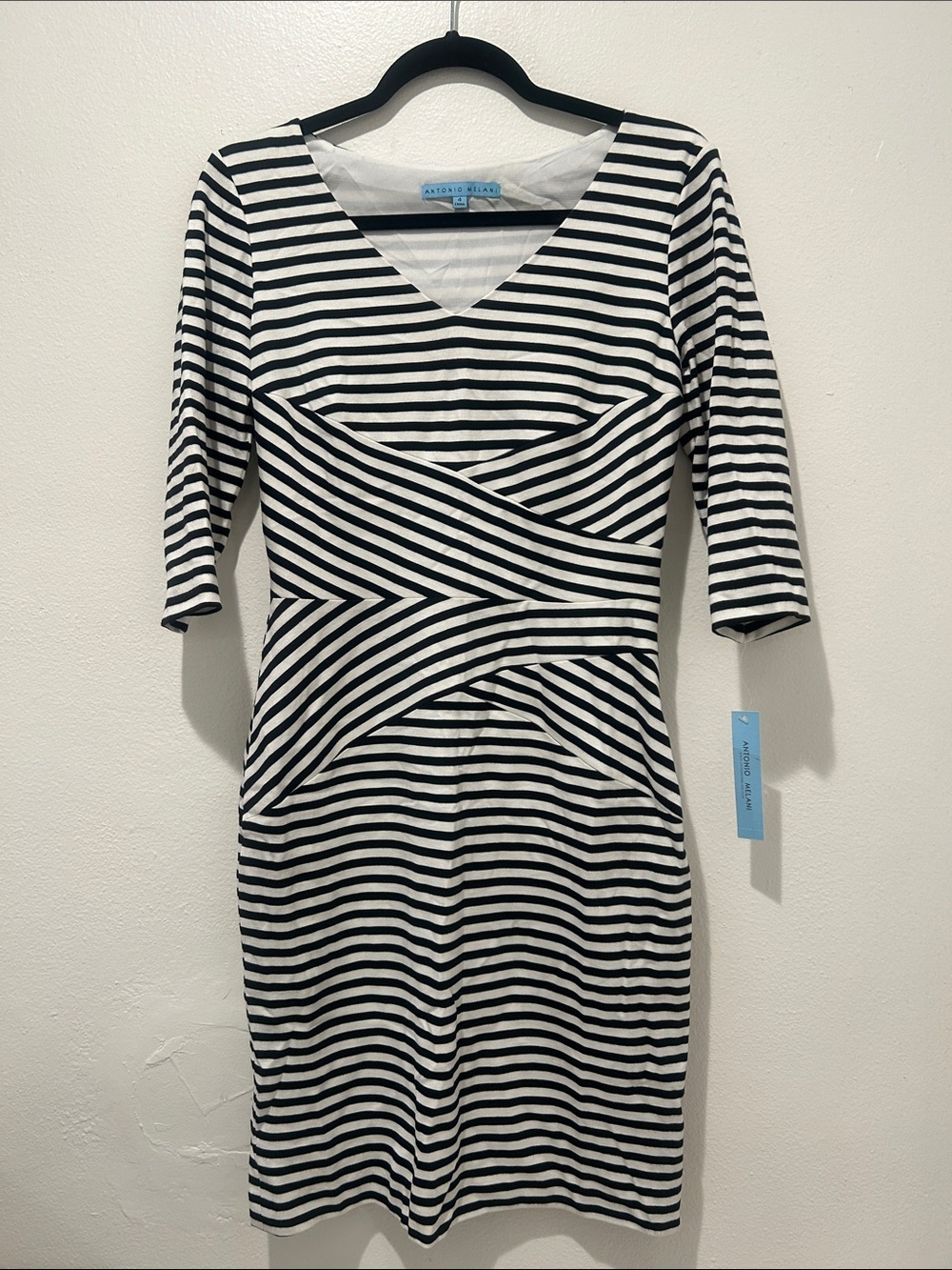 ANTONIO MELANI Black and White Striped V‑Neck Sheath Dress